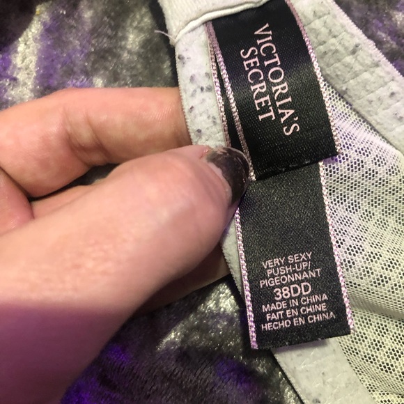 COPY - Victoria’s Secret Very Sexy lacy push up bra 38DD - Picture 2 of 2